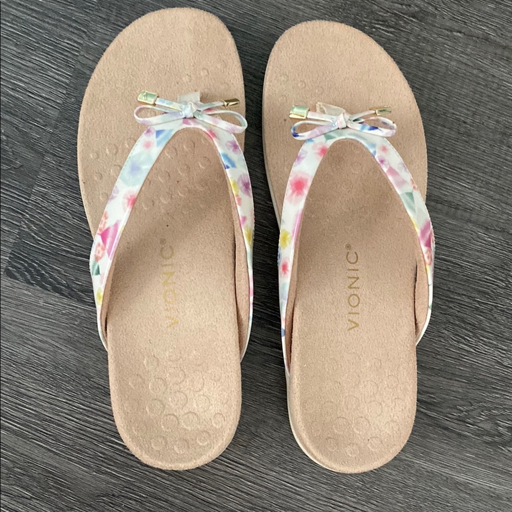 Vionic ladies flip flop sandals (NEW)